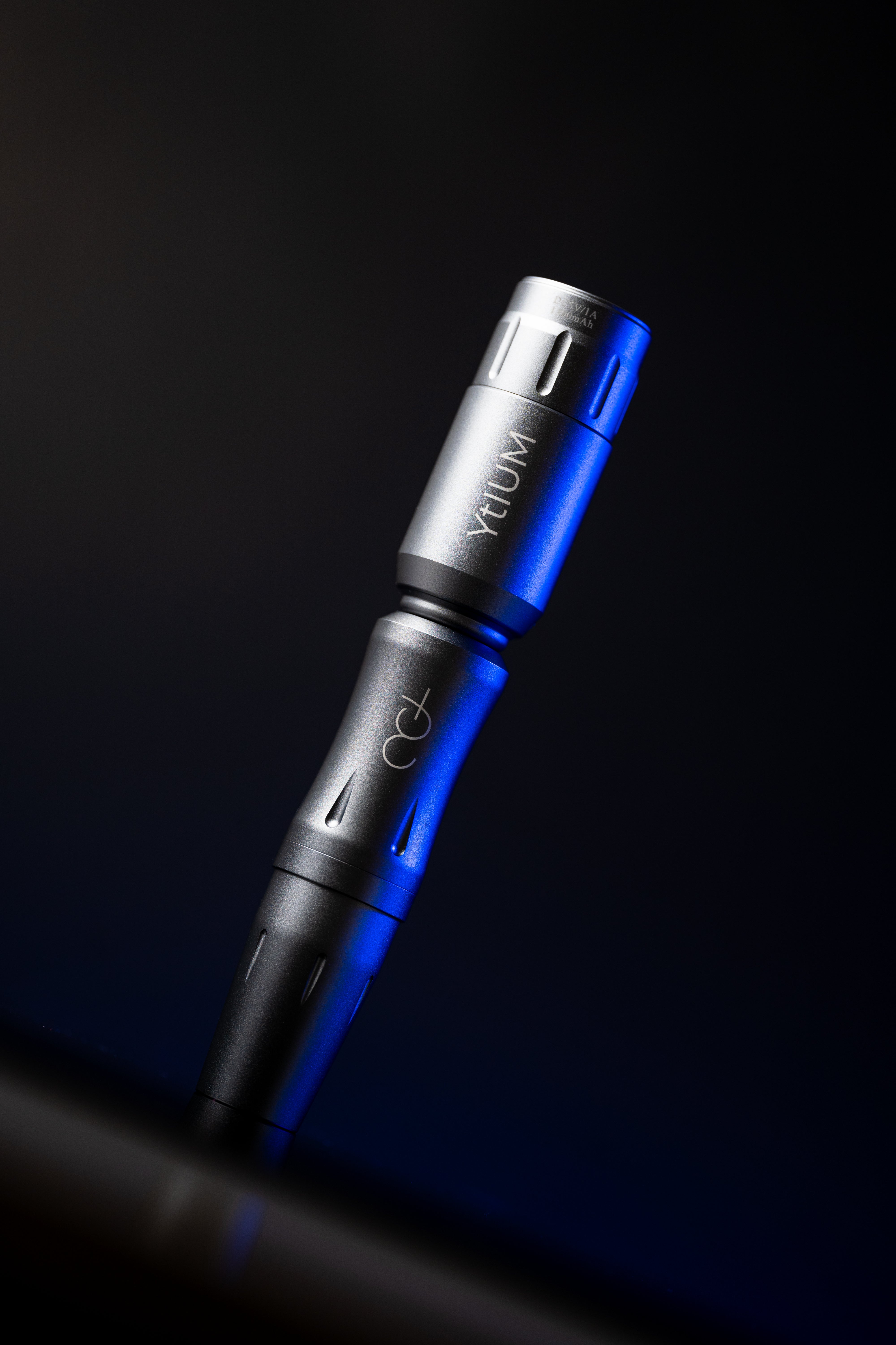 MAQUINA YtIUM HIBRIDA